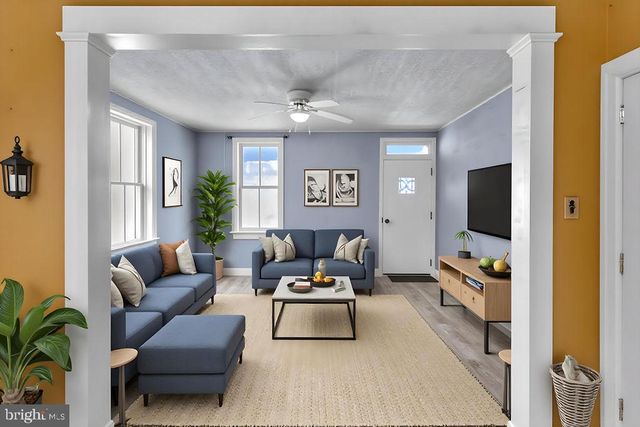 302 W MAIN ST, Annville, PA 17003