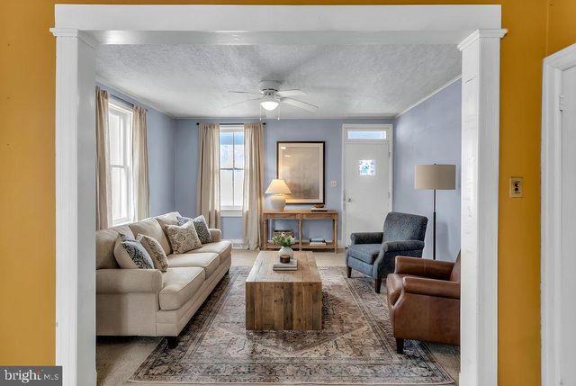 302 W MAIN ST, Annville, PA 17003