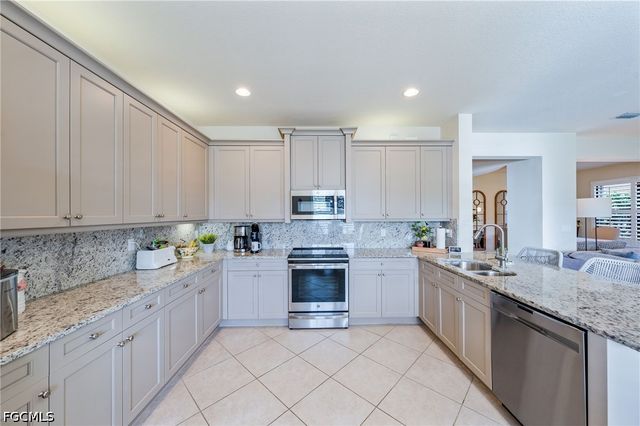 11546 Meadowrun CIR, Fort Myers, FL 33913