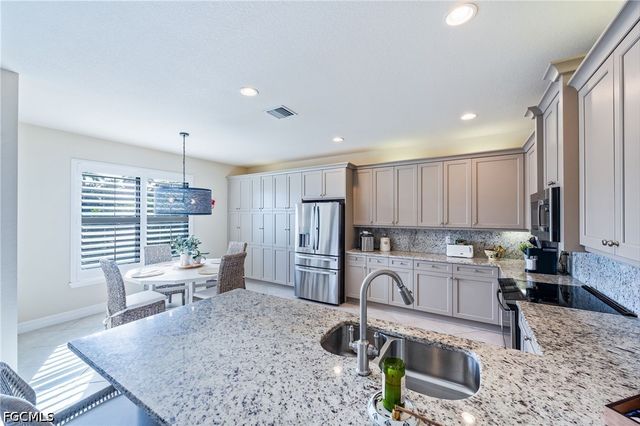11546 Meadowrun CIR, Fort Myers, FL 33913