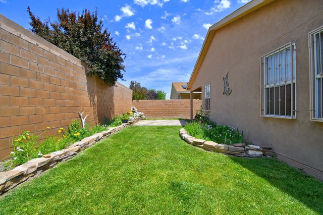 3105 W Meadow Drive SW, Albuquerque, NM 87121