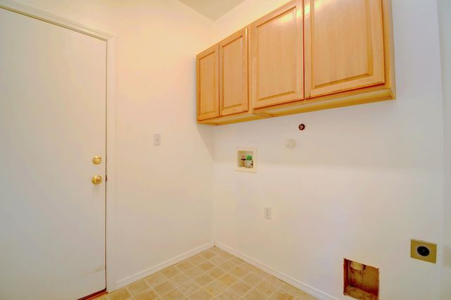 3105 W Meadow Drive SW, Albuquerque, NM 87121