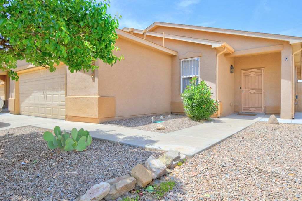 3105 W Meadow Drive SW, Albuquerque, NM 87121