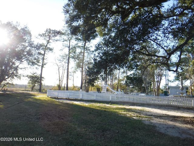 25 Devils Elbow, Diamondhead, MS 39525