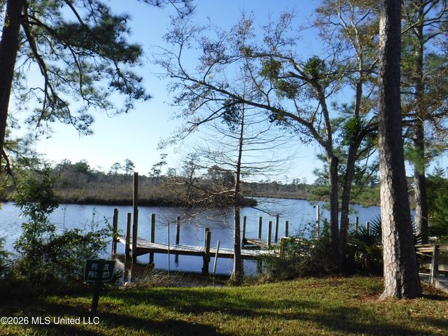 25 Devils Elbow, Diamondhead, MS 39525