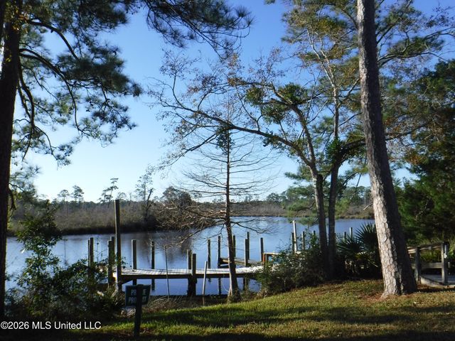 25 Devils Elbow, Diamondhead, MS 39525