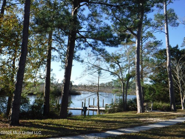 25 Devils Elbow, Diamondhead, MS 39525