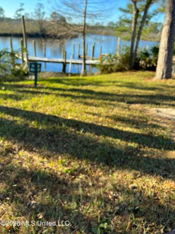 25 Devils Elbow, Diamondhead, MS 39525