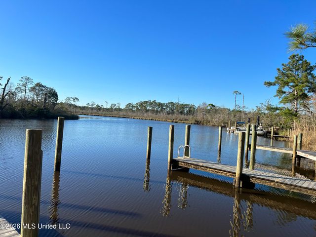 25 Devils Elbow, Diamondhead, MS 39525