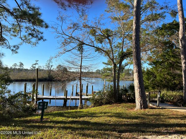 25 Devils Elbow, Diamondhead, MS 39525