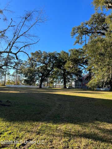 25 Devils Elbow, Diamondhead, MS 39525