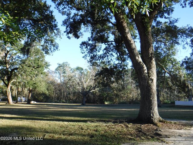 25 Devils Elbow, Diamondhead, MS 39525
