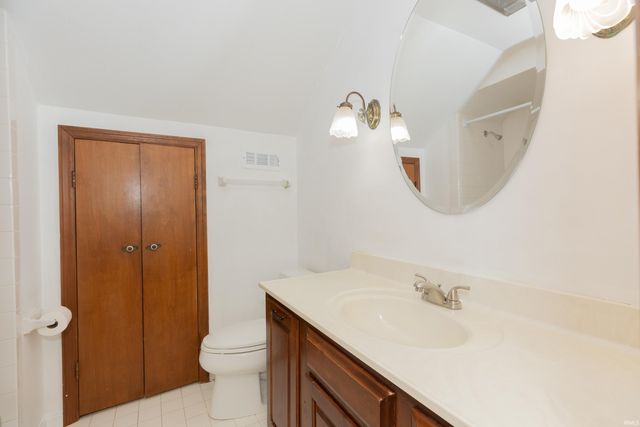 461 E Meade Drive, Evansville, IN 47715