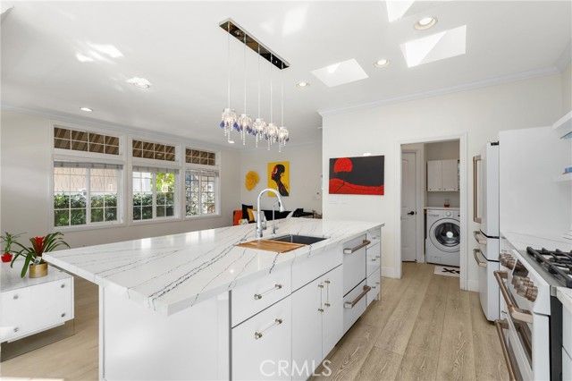 252 Mayflower Drive, Newport Beach, CA 92660