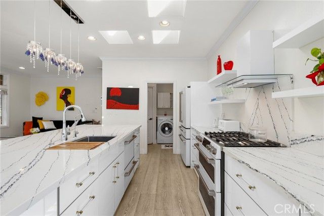 252 Mayflower Drive, Newport Beach, CA 92660