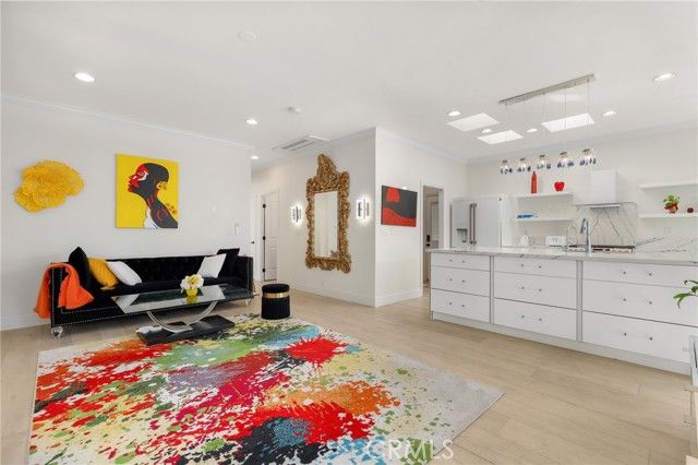 252 Mayflower Drive, Newport Beach, CA 92660