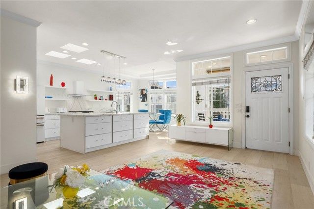 252 Mayflower Drive, Newport Beach, CA 92660