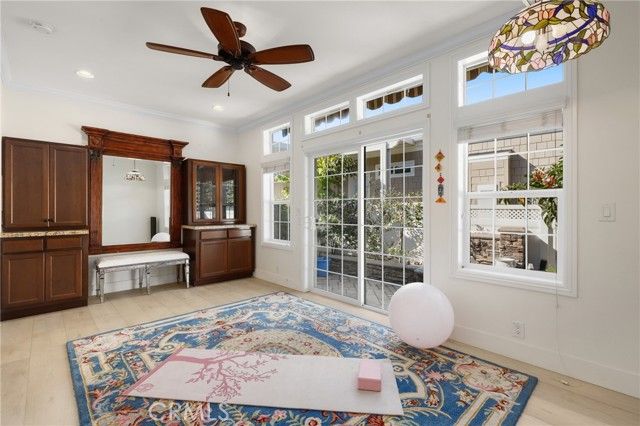 252 Mayflower Drive, Newport Beach, CA 92660