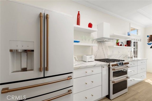 252 Mayflower Drive, Newport Beach, CA 92660