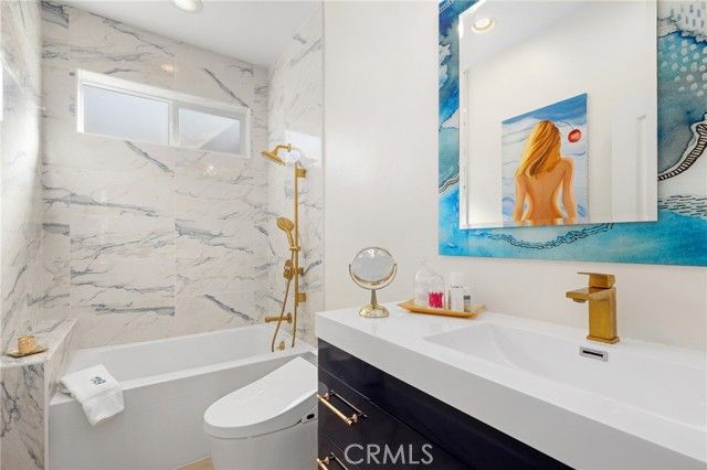 252 Mayflower Drive, Newport Beach, CA 92660