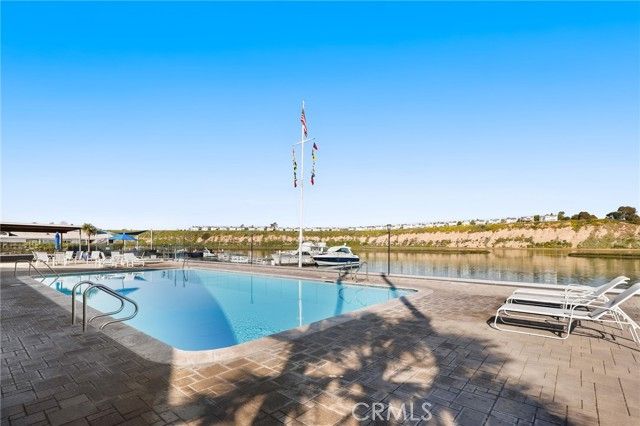 252 Mayflower Drive, Newport Beach, CA 92660