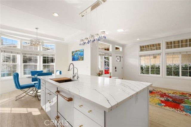 252 Mayflower Drive, Newport Beach, CA 92660