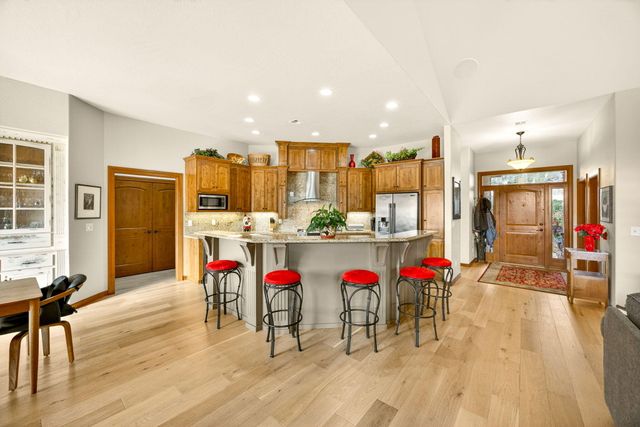 3944 Crystal Springs Drive, Medford, OR 97504