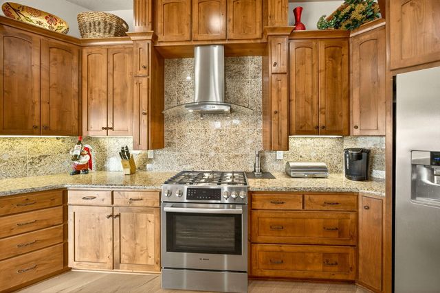 3944 Crystal Springs Drive, Medford, OR 97504