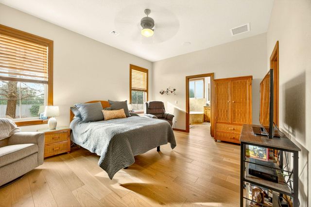 3944 Crystal Springs Drive, Medford, OR 97504