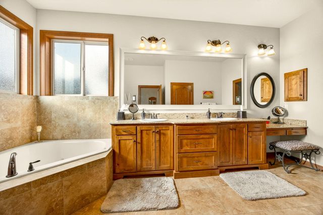 3944 Crystal Springs Drive, Medford, OR 97504