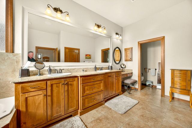 3944 Crystal Springs Drive, Medford, OR 97504