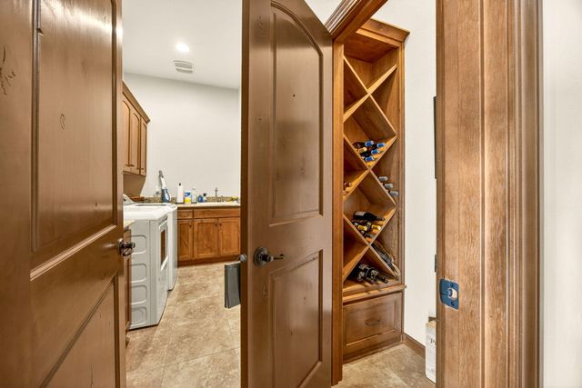 3944 Crystal Springs Drive, Medford, OR 97504