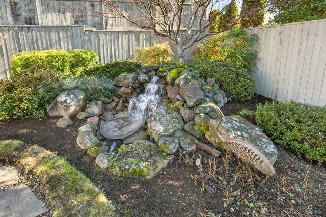 3944 Crystal Springs Drive, Medford, OR 97504