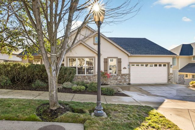 3944 Crystal Springs Drive, Medford, OR 97504