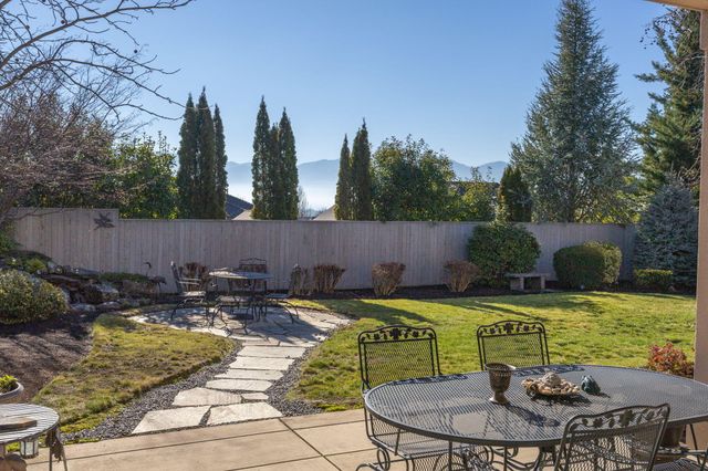 3944 Crystal Springs Drive, Medford, OR 97504