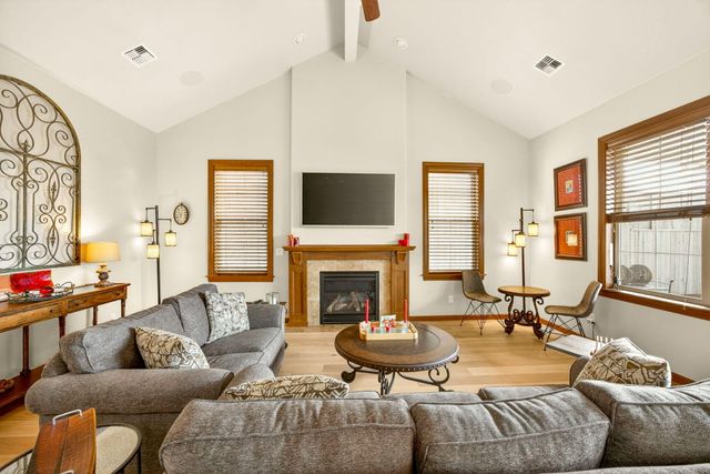 3944 Crystal Springs Drive, Medford, OR 97504