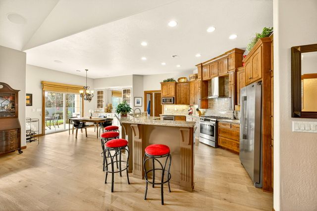 3944 Crystal Springs Drive, Medford, OR 97504