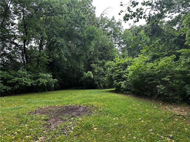 1103 E Pacific Avenue, Independence, MO 64050
