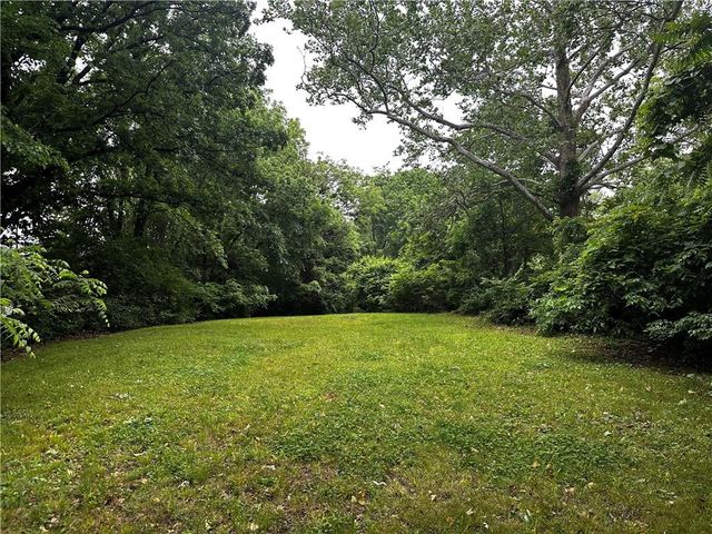 1103 E Pacific Avenue, Independence, MO 64050
