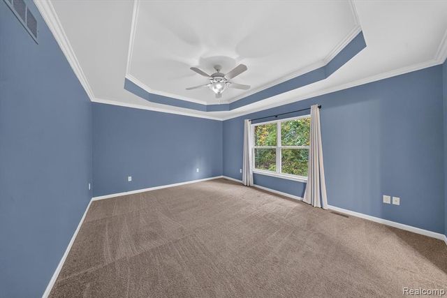 2752 W Amberly Boulevard, Howell, MI 48843