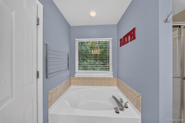2752 W Amberly Boulevard, Howell, MI 48843