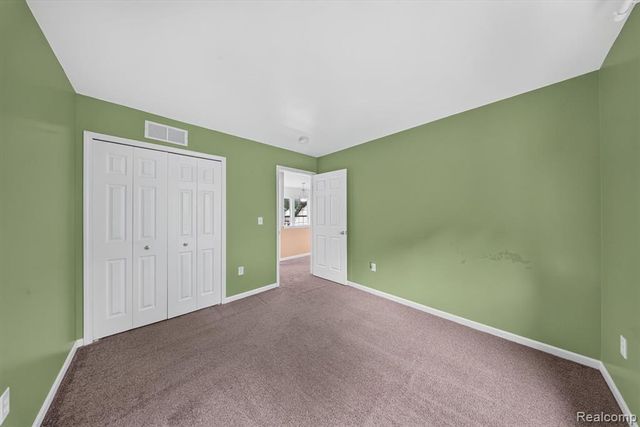 2752 W Amberly Boulevard, Howell, MI 48843