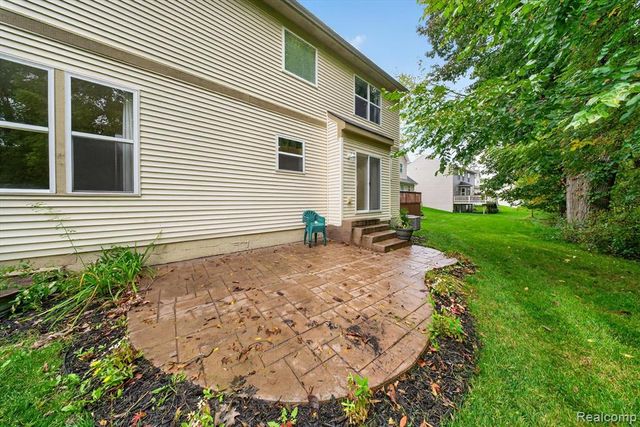 2752 W Amberly Boulevard, Howell, MI 48843