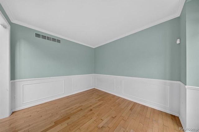2752 W Amberly Boulevard, Howell, MI 48843