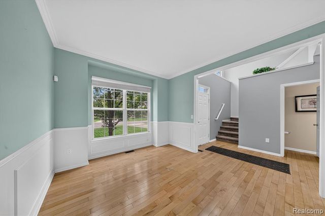 2752 W Amberly Boulevard, Howell, MI 48843