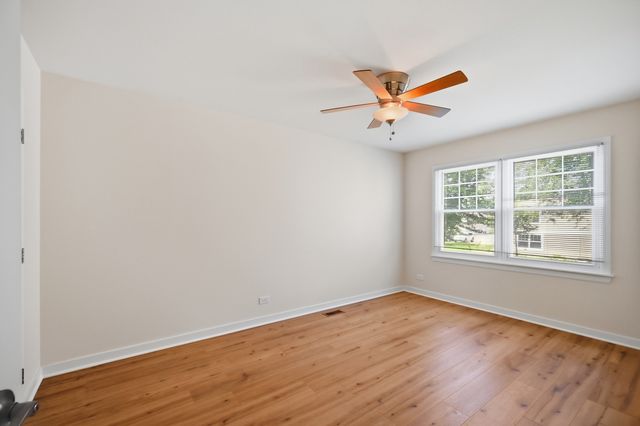 339 Farmington Lane, Vernon Hills, IL 60061