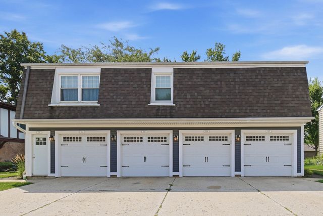 339 Farmington Lane, Vernon Hills, IL 60061