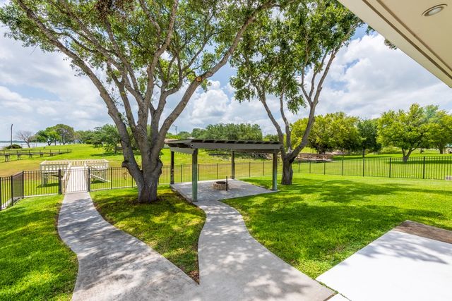 257 Carmel Dr, Sandia, TX 78383