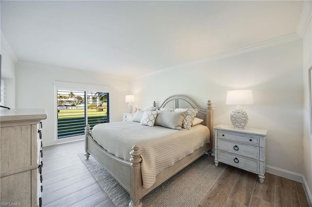 383 HARBOUR DR # 101, Naples, FL 34103