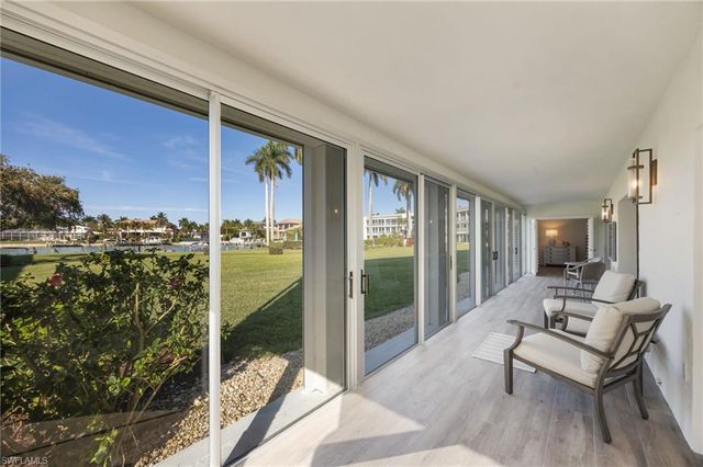 383 HARBOUR DR # 101, Naples, FL 34103